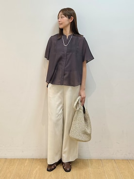 「INDIVI（インディヴィ）の【接触冷感/洗える】シアーシャンブレーピンタックブラウス（シャツ/ブラウス、ブラウン系）」を使った、kozueさん（レディース・165cm）の春コーディネート