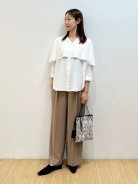 「INDIVI（インディヴィ）の【羽織りとしても活躍！】ケープカラーブラウス（シャツ/ブラウス、ホワイト系）」を使った、kozueさん（レディース・165cm）の夏コーディネート