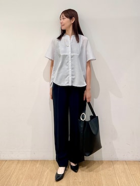 「INDIVI（インディヴィ）の【接触冷感/洗える】シアーシャンブレーピンタックブラウス（シャツ/ブラウス、ホワイト系）」を使った、kozueさん（レディース・165cm）の春コーディネート
