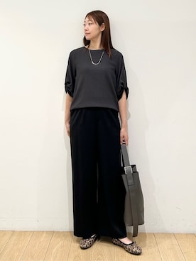 「INDIVI（インディヴィ）の【UVケア／吸汗速乾】凹凸素材ねじり袖トップス（Tシャツ/カットソー、グレー系）」を使った、kozueさん（レディース・165cm）の夏コーディネート