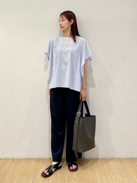 「INDIVI（インディヴィ）の【体型カバー】スクエアブラウス（シャツ/ブラウス、グレー系）」を使った、kozueさん（レディース・165cm）の夏コーディネート
