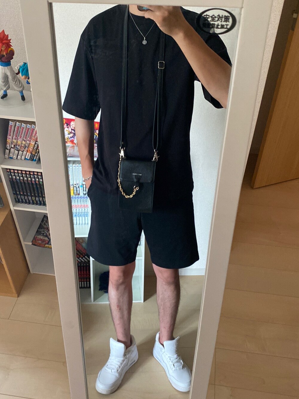 「BELINDAのアイテム（ポーチ、ブラック系）」を使った、yuuuukiii0207さん（メンズ・180cm）の夏コーディネートの1枚目の写真