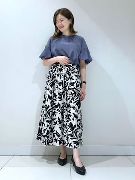 「INDIVI（インディヴィ）の【洗える】シルキーラッセルデザインブラウス（シャツ/ブラウス、グレー系）」を使った、akariさん（レディース・151cm）の夏コーディネート