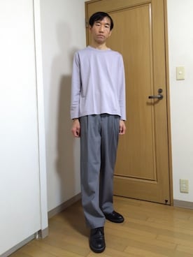 「UNIQLO（ユニクロ）のアイテム（Tシャツ/カットソー、パープル系）」を使った、特養介護士さん（メンズ・170cm）の春コーディネート