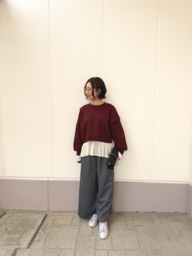 「RODE SKO（ロデスコ）の横型モバイルポシェット（ショルダーバッグ、ブラック系）」を使った、MINAMIさん（レディース・155cm）の春コーディネート