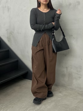 「select MOCA（セレクトモカ）の【ZOZO限定】フェイクレザーミニホーボーバッグ（ハンドバッグ、ブラック系）」を使った、Renaさん（レディース・151cm）の春コーディネート