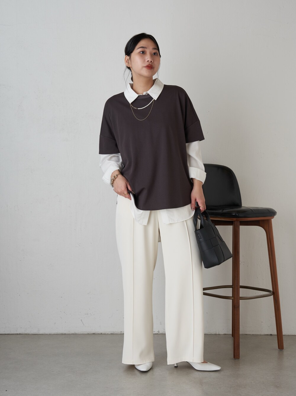 「Jena espace merveilleuxの【ドライタッチシャツ】バックカーブシャーリングシャツ（シャツ/ブラウス、ホワイト系）」を使った、amuamuse7さん（レディース・160cm）の春コーディネートの1枚目の写真