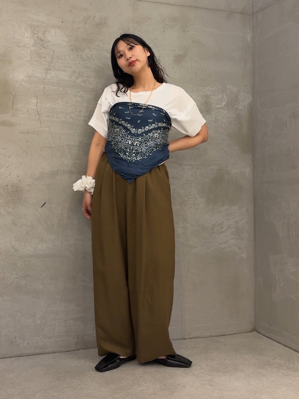 「Jena espace merveilleuxの【大好評につき再入荷】【サラサラ素材で涼しく着れる】ビッグ変形Tシャツ（Tシャツ/カットソー、ホワイト系）」を使った、amuamuse7さん（レディース・160cm）の春コーディネートの1枚目の写真