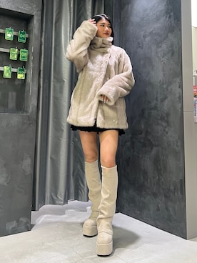 「厚底ブーツ」｜「アイテム（その他アウター）」を使った、山下凜さん（レディース・163cm）の秋コーディネート