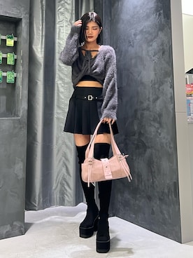 「EMODA（エモダ）のアイテム（ハンドバッグ）」を使った、山下凜さん（レディース・163cm）の秋コーディネート