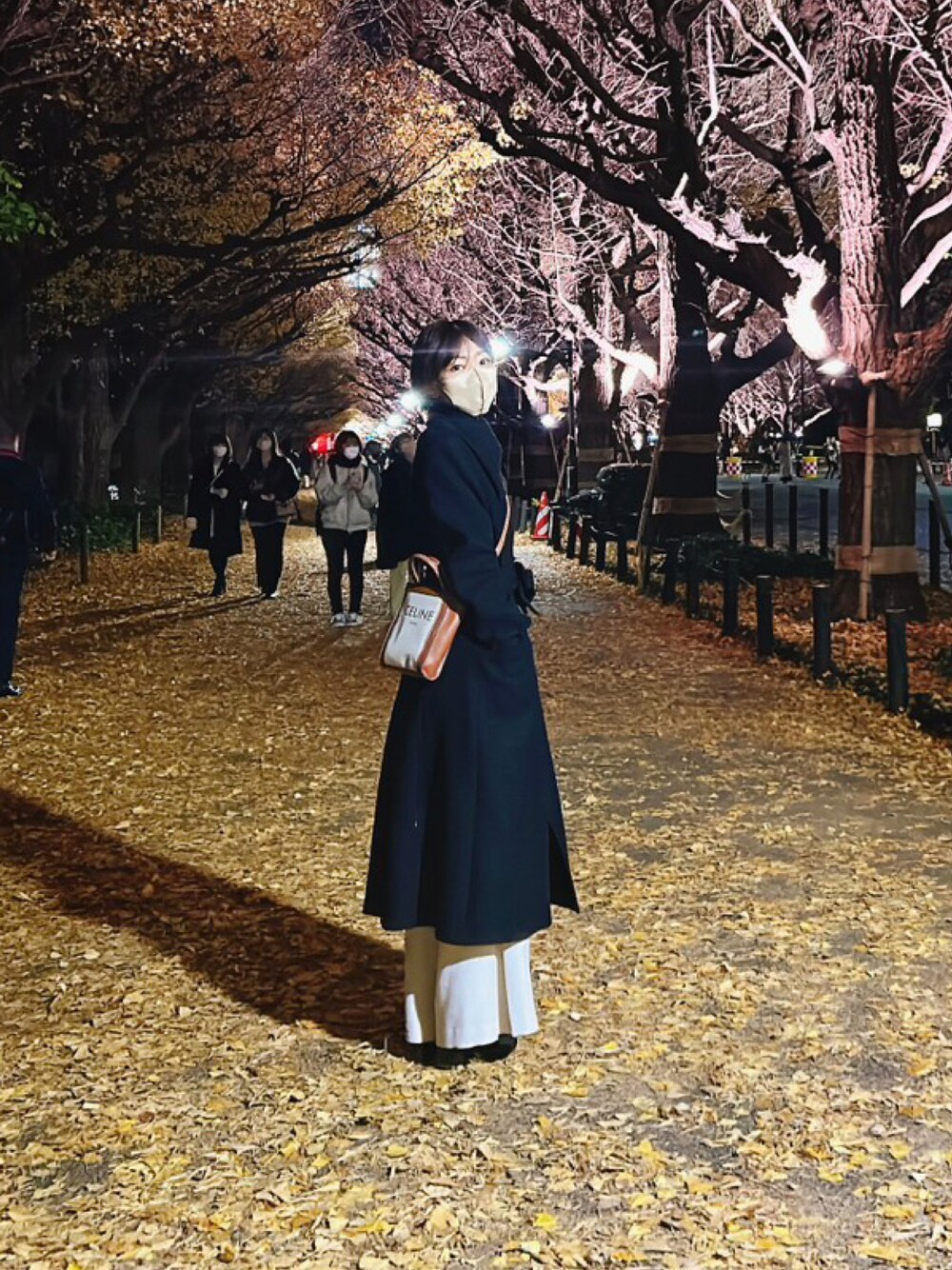 「白パンツ、白ワイドパンツ、セリーヌ、シンプルコーデ、ZARA」｜「FABIAのアイテム（パンツ、ホワイト系）」を使った、jilconiaさん（レディース・167cm）の春コーディネートの1枚目の写真