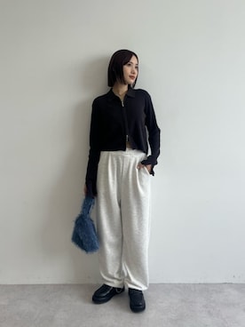 「ベーシック/トラッド」｜「アイテム（スウェットパンツ）」を使った、MIKU SUGIMOTOさん（レディース・157cm）の秋コーディネート