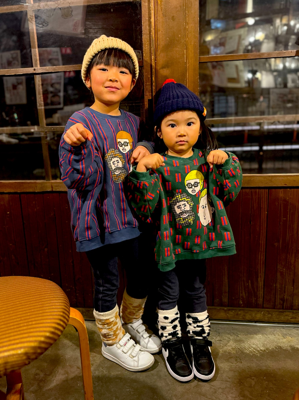 「お出かけコーデ、今日の服、イルミネーションコーデ、こどもコーデ、姉妹コーデ」｜「adidasのアイテム（スニーカー、ホワイト系）」を使った、jarvis10880さん（キッズ・110cm）の冬コーディネートの1枚目の写真