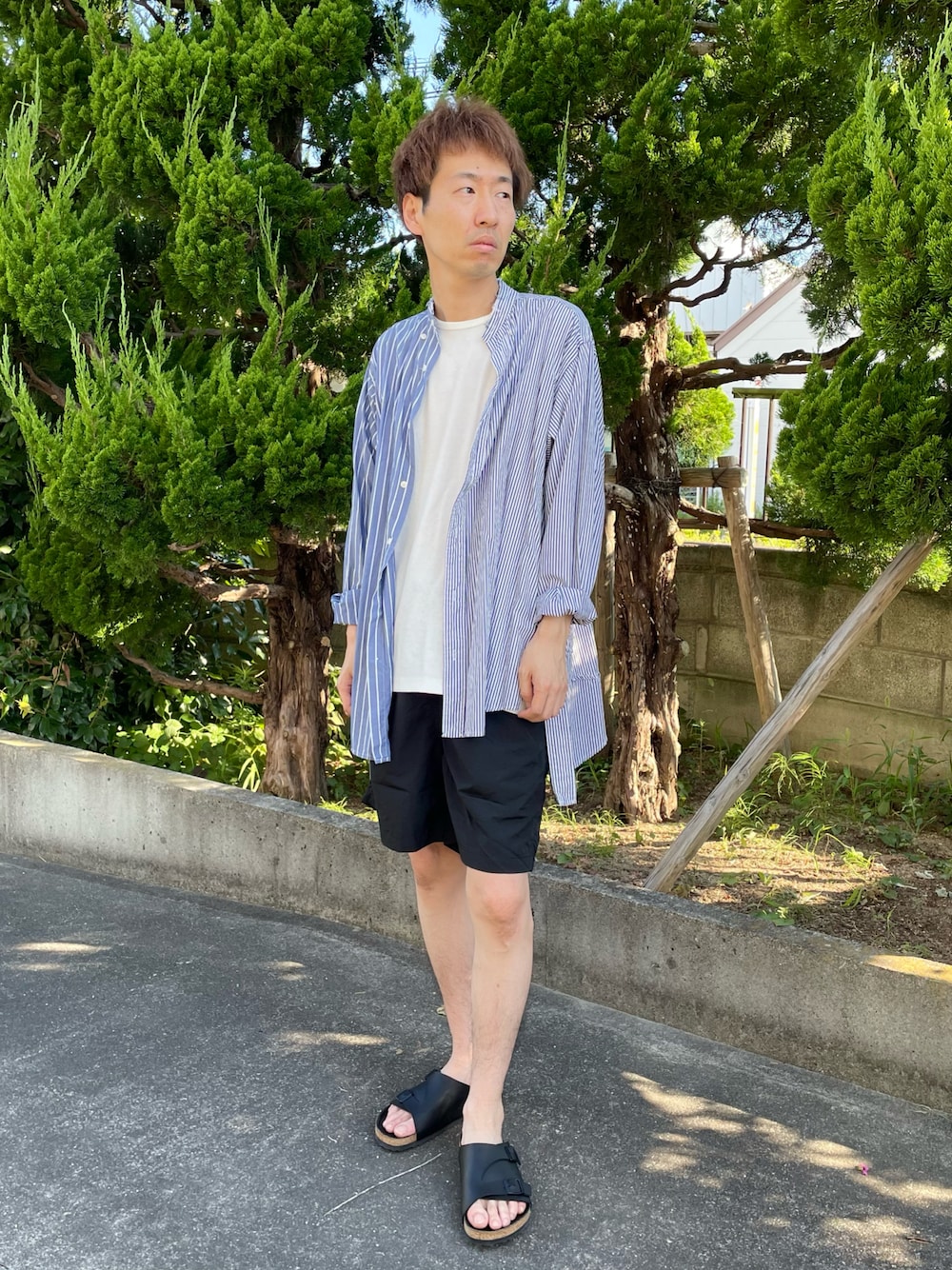 「大人カジュアル、休日コーデ、ゆるコーデ、ビックシルエット、タンクトップ、カジュアル、夏コーデ、ブラック、ショートパンツ、ストライプ、ビルケンシュトック、今日のコーデ、プチプラ、オーバーサイズ、ラクチンコーデ」｜「CIAOPANIC TYPYのアソート撥水ナイロンイージーショーツ/バンダナ柄/レオパード柄（水着、ブラック系）」を使った、k4324さん（メンズ・178cm）の夏コーディネートの1枚目の写真