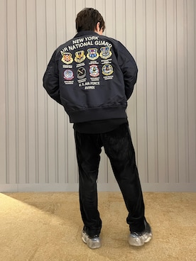 「AVIREX（アヴィレックス）のアイテム（その他アウター）」を使った、AYUMUさん（メンズ・170cm）の秋コーディネート