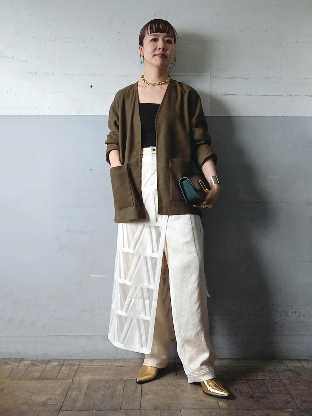 「MAESTOSO、マエストーソ、Wshoes&bag_pickup、ブラウン、長袖、ジャケット、カーキ、ポケット、ノーカラー、ミドル丈、ホワイト、ベージュ、ワイド、十分丈、ハイウエスト」｜「ADAM ET ROPE'のポインテッドストレッチブーツ（ブーツ、ゴールド系）」を使った、touharaさん（レディース・158cm）の秋コーディネートの1枚目の写真