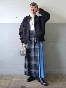 「ADAM ET ROPE'（アダムエロペ）の【一部WEB限定カラー・再入荷・サステナブル】ロゴスクエアボストンバッグ（ショルダーバッグ）」を使った、touharaさん（レディース・158cm）の冬コーディネート