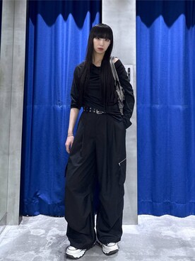 「PAGEBOY（ページボーイ）のZIPタックカーゴパンツ【裾ドローコード付き】（カーゴパンツ、ブラック系）」を使った、koyukiさん（レディース・165cm）の秋コーディネート