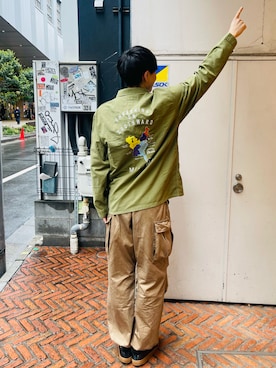 「AVIREX（アヴィレックス）のアイテム（カバーオール）」を使った、庄子　恵さん（メンズ・179cm）の冬コーディネート
