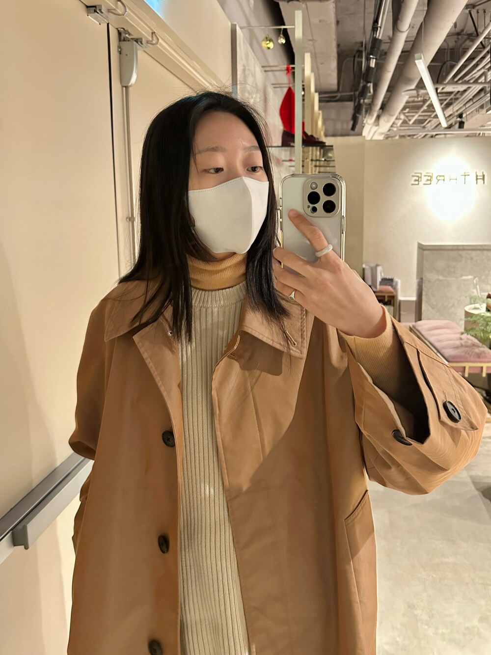 「今日のコーデ、今日の服、ootd、ootdtw、冬、冬コーデ、台灣、台北、HONG葒、UNIQLO、UNIQLO U、Meier.Q、HTHREE、HTHREE穿搭_M、wmx的自選色」｜「Hong葒のアイテム（ニット/セーター、ベージュ系）」を使った、蔓さん（レディース・165cm）の春コーディネートの1枚目の写真