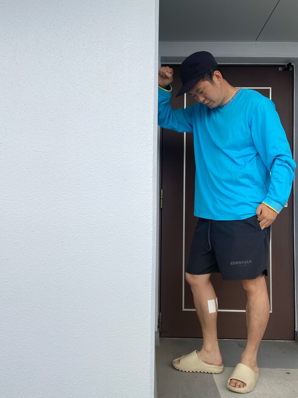 「初夏コーデ、今日のコーデ、ootd、ストリートコーデ、カジュアルコーデ、ロンT」｜「Arpenteurのアイテム（キャップ、ブラック系）」を使った、en  and outdoor unitさん（メンズ・182cm）の春コーディネートの1枚目の写真
