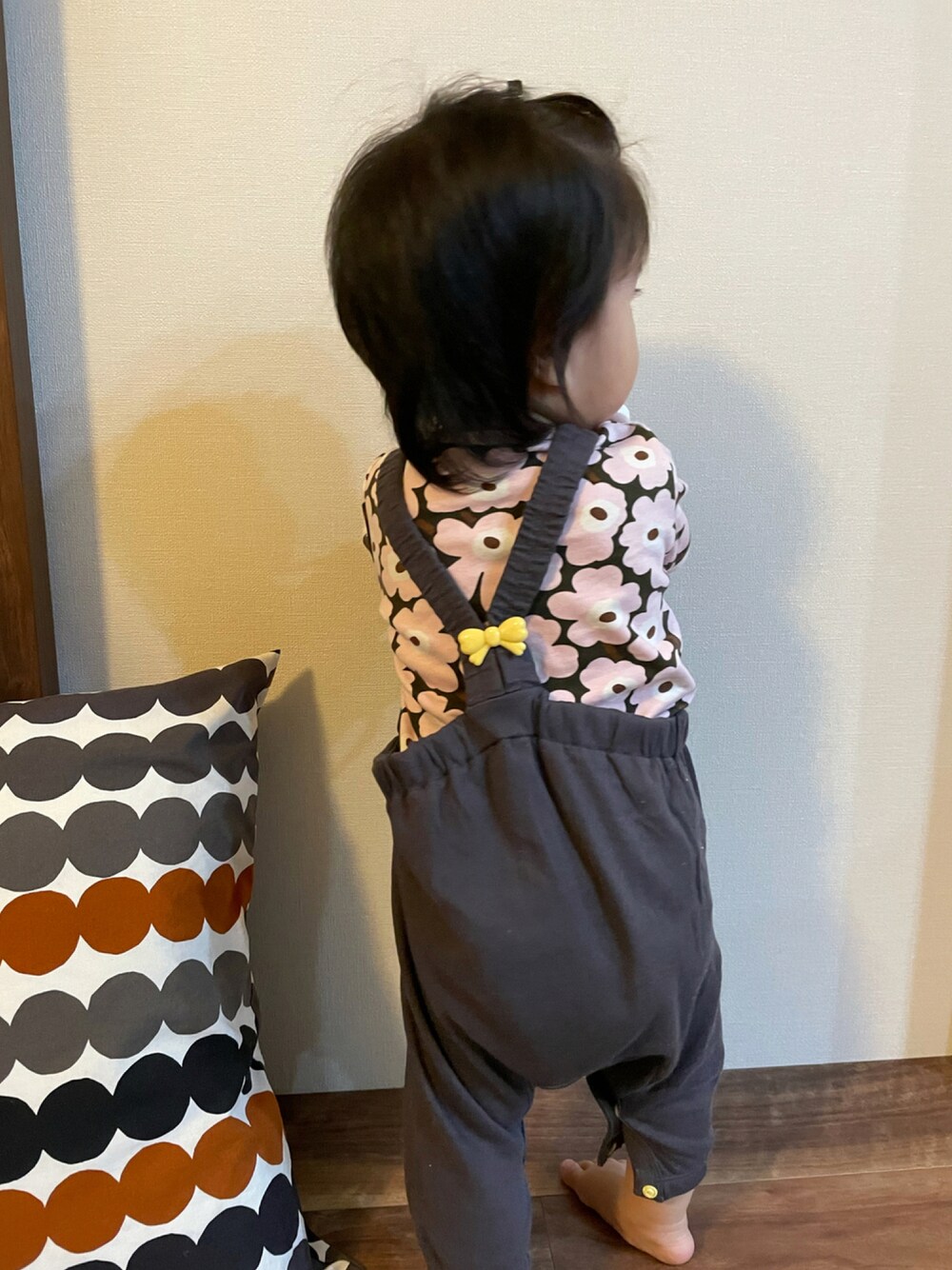 「marimekkoのアイテム（ロンパース、ピンク系）」を使った、shirokumasさん（キッズ・80cm）の秋コーディネートの1枚目の写真