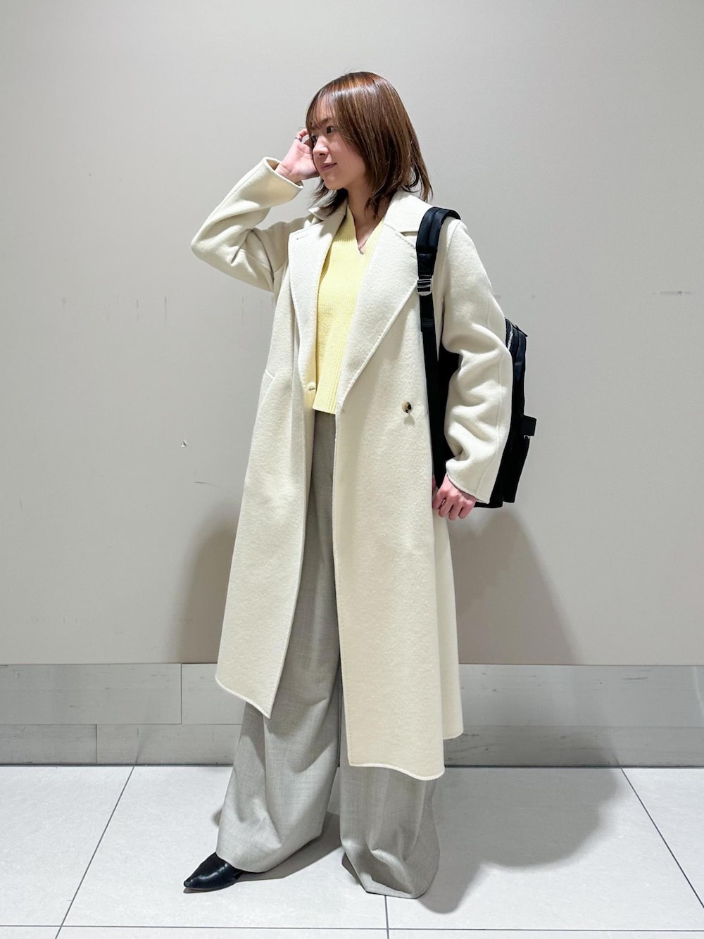 「Winter Coat 2023、リュック、ニット、パンツ、ROPÉ、ÉPOR、通勤バッグ、冬コート、通勤、オフィスカジュアル、きれいめカジュアル、大人カジュアル、冬、23AW冬の新作、24SS春の新作」｜「ROPE'の【高評価】【SUPER100's/140's】シャルムリバー2WAYロングコート（チェスターコート、ホワイト系）」を使った、うつぎさん（レディース・160cm）の冬コーディネートの1枚目の写真