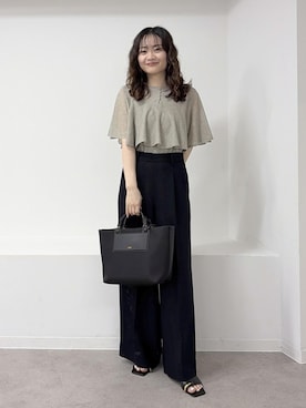 「ROPE'（ロペ）のLEVITA ティアードフリルニットプルーオーバー/接触冷感・イージーケア（Tシャツ/カットソー、ベージュ系）」を使った、Yuukaさん（レディース・160cm）の春コーディネート