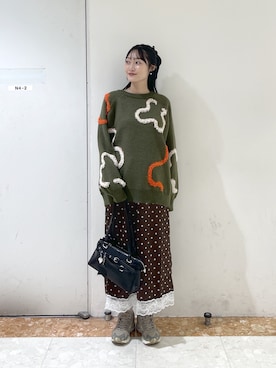 「w closet（ダブルクローゼット）のフラワーモチーフニット（ニット/セーター、グリーン系）」を使った、ミナさん（レディース・159cm）の秋コーディネート