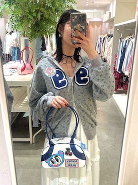 「w closet（ダブルクローゼット）の【ANGEL BLUE】ナカムラくん花柄ワッフルパーカー（パーカー、グレー系）」を使った、ミナさん（レディース・159cm）の春コーディネート