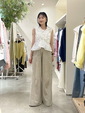 「w closet（ダブルクローゼット）の【２サイズ展開】フリンジバギーデニムパンツ（デニムパンツ、ベージュ系）」を使った、ミナさん（レディース・159cm）の春コーディネート