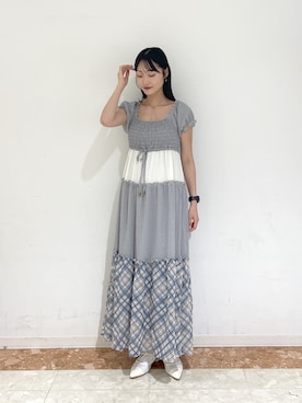 「w closet（ダブルクローゼット）の花柄切替ワンピース（ワンピース、ブルー系）」を使った、ミナさん（レディース・159cm）の夏コーディネート