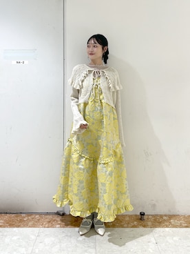 「w closet（ダブルクローゼット）の【通常販売開始】Am フリルジャガードキャミワンピース（ワンピース、イエロー系）」を使った、ミナさん（レディース・159cm）の秋コーディネート