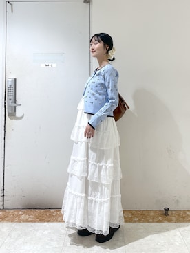 「w closet（ダブルクローゼット）のレースティアードキャミワンピース（ワンピース、ホワイト系）」を使った、ミナさん（レディース・159cm）の秋コーディネート