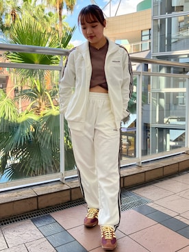 「スリーストライプス」｜「アイテム（ナイロンジャケット）」を使った、TCさん（レディース・156cm）の夏コーディネート