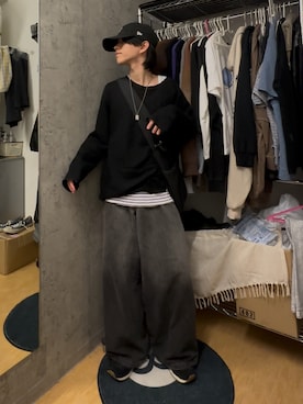 「Chikashitsu +（チカシツプラス）の長袖Tシャツ（Tシャツ/カットソー、ブラック系）」を使った、Kさん（メンズ・163cm）の春コーディネート