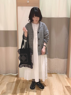 「レースワンピース」｜「アイテム（その他アウター）」を使った、なかむらさん（レディース・152cm）の春コーディネート