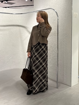 「KBF（ケイビーエフ）のチェックナロースカート（スカート、ブラウン系）」を使った、miraiさん（レディース・152cm）の秋コーディネート