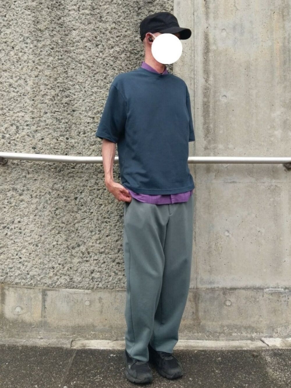 「シンプル、ootd、ビッグシルエット、リラックス、UNIQLO、Tシャツ/カットソー」｜「UNIQLOのアイテム（トップス、ブルー系）」を使った、T.Kさん（メンズ・178cm）の夏コーディネートの1枚目の写真