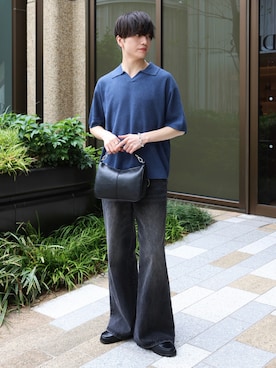 「LUENNA（ルエナ）の【LUENNA】Semi-flare Denim Pants / セミフレアデニムパンツ（デニムパンツ、ブラック系）」を使った、るいさん（メンズ・179cm）の春コーディネート
