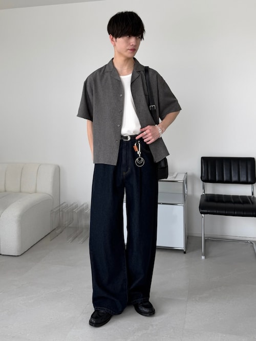 「LUENNA(ルエナ)の【LUENNA】One-Tuck Wide Straight Denim Pants / ワンタックワイドストレートデニムパンツ(デニムパンツ)」を使った、るいさん(メンズ・179cm)の春コーディネート