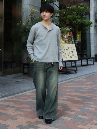 「LUENNA(ルエナ)の【LUENNA】Semi-flare Denim Pants / セミフレアデニムパンツ(デニムパンツ)」を使った、るいさん(メンズ・179cm)の秋コーディネート