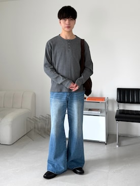 「LUENNA（ルエナ）の【LUENNA】Semi-flare Denim Pants / セミフレアデニムパンツ（デニムパンツ、ブルー系）」を使った、るいさん（メンズ・179cm）の夏コーディネート