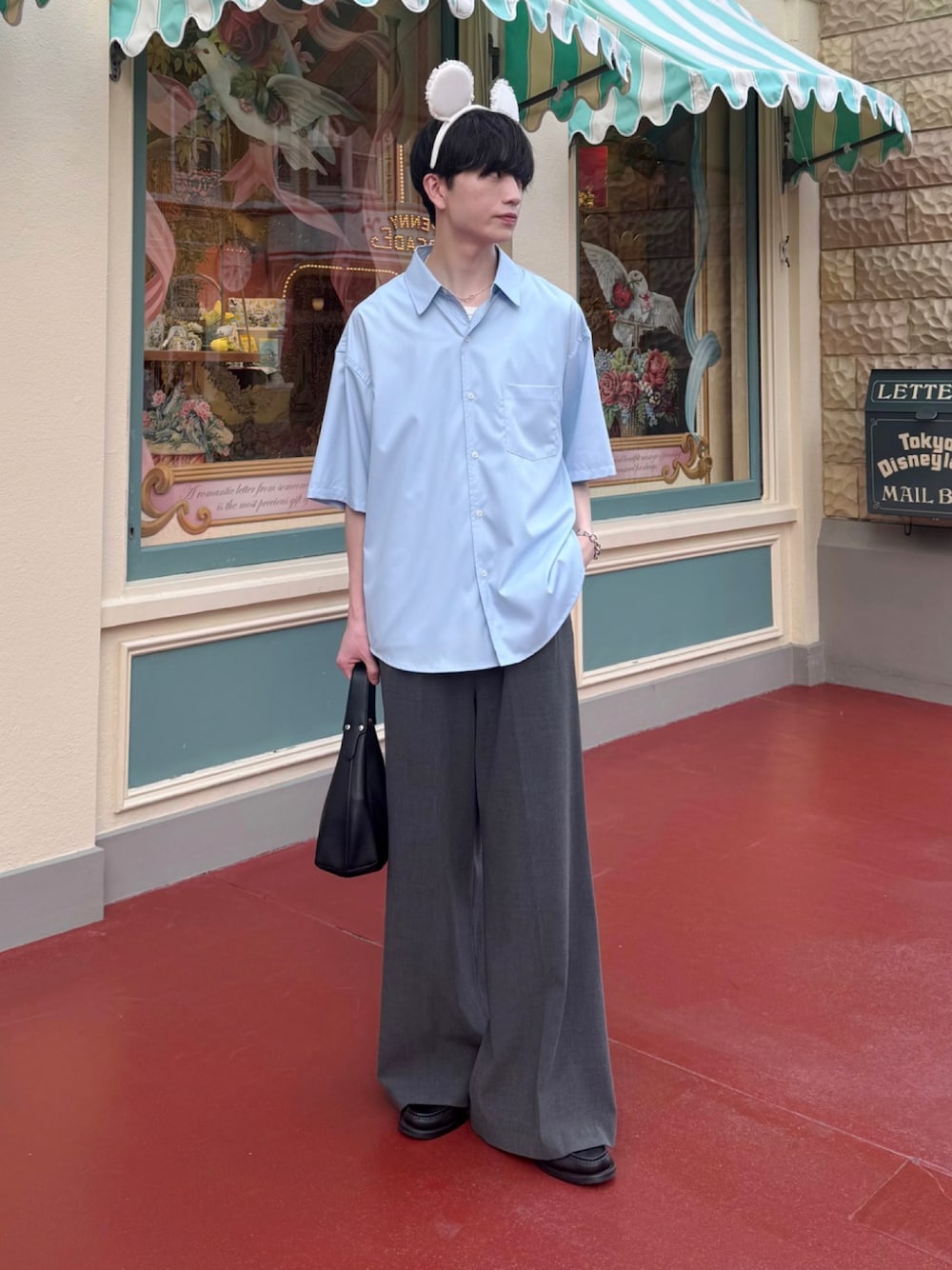 るいさんの「【LUENNA】Short Sleeve Regular Collar Shirt / 半袖レギュラーカラーシャツ（LUENNA）」を使ったコーディネートの1枚目の写真