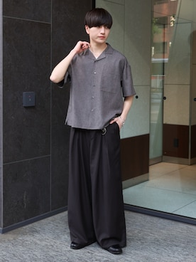 「LUENNA（ルエナ）の【LUENNA】Cross-Tuck Slacks / クロスタックスラックス（スラックス、ブラック系）」を使った、るいさん（メンズ・179cm）の春コーディネート