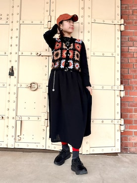 「アイテム（ベスト、レッド系）」を使った、popuriさん（レディース・161cm）の秋コーディネート