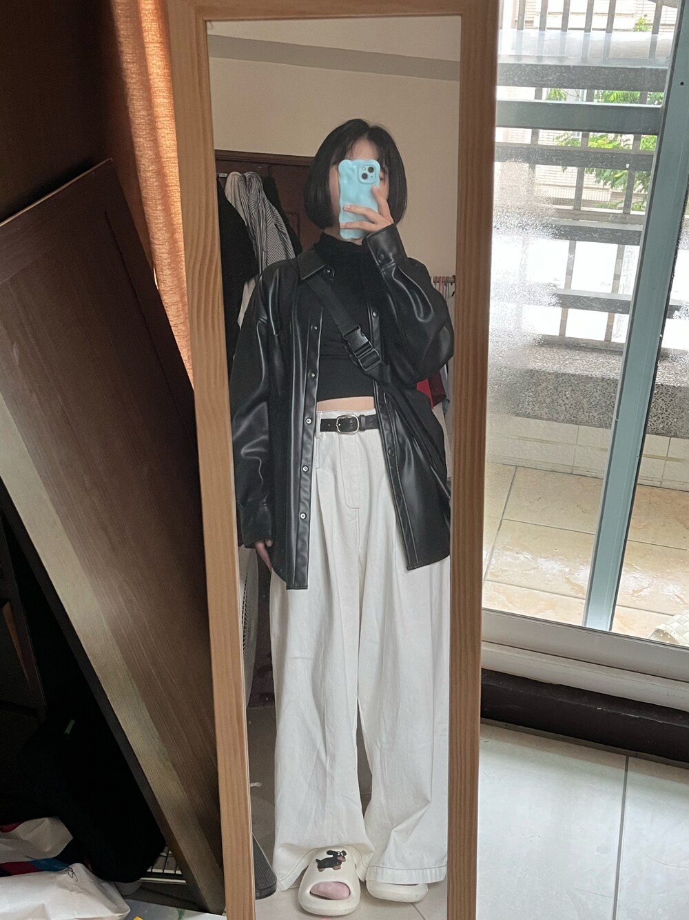 「Springのアイテム（デニムパンツ、ホワイト系）」を使った、ji33さん（レディース・159cm）の秋コーディネートの1枚目の写真