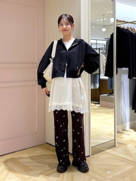 「LOWRYS FARM（ローリーズファーム）の【500mlペットボトル収納可】フラップショルダーＢＡＧ 1046881（ショルダーバッグ、ホワイト系）」を使った、もりこさん（レディース）の秋コーディネート