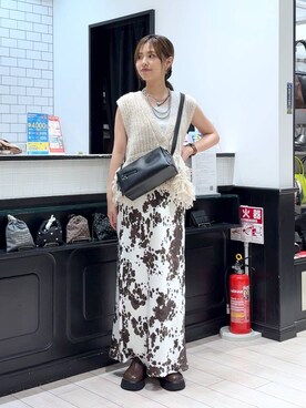 「アイテム（タンクトップ、シルバー系）」を使った、もりこさん（レディース・164cm）の秋コーディネート