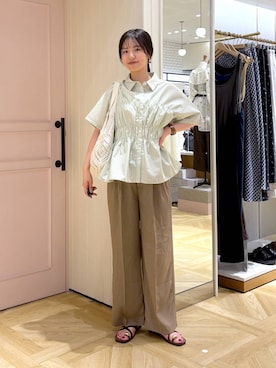 「LOWRYS FARM（ローリーズファーム）のバスケットワイドパンツ 637610（スラックス、ベージュ系）」を使った、もりこさん（レディース）の夏コーディネート